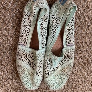 Lace toms